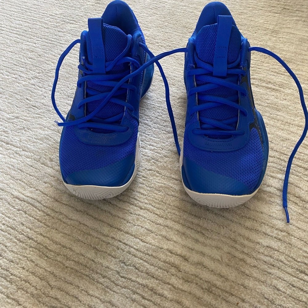 Boys sneakers